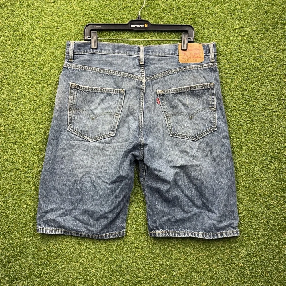 Levis shop confidence